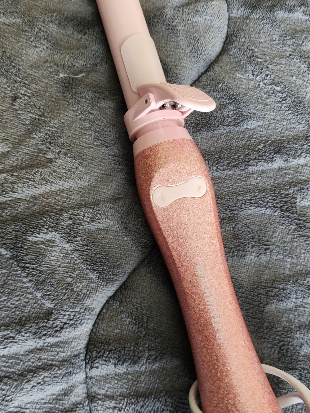 The Beachwaver Co. Pink Glitter Curling Iron - Glitter Pink Finish